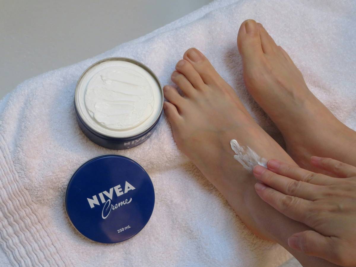 comparison of foot products and care ingredients for cracked heels vs fungal issues
